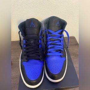 Air Jordan 1 Mid Hyper Royal Blue